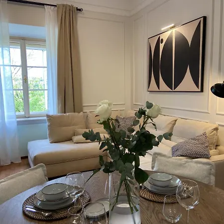 Breg - Old Town River Apartment *