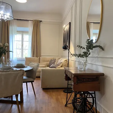 Breg - Old Town River Apartment *