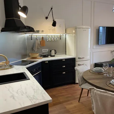 Breg - Old Town River Apartment *